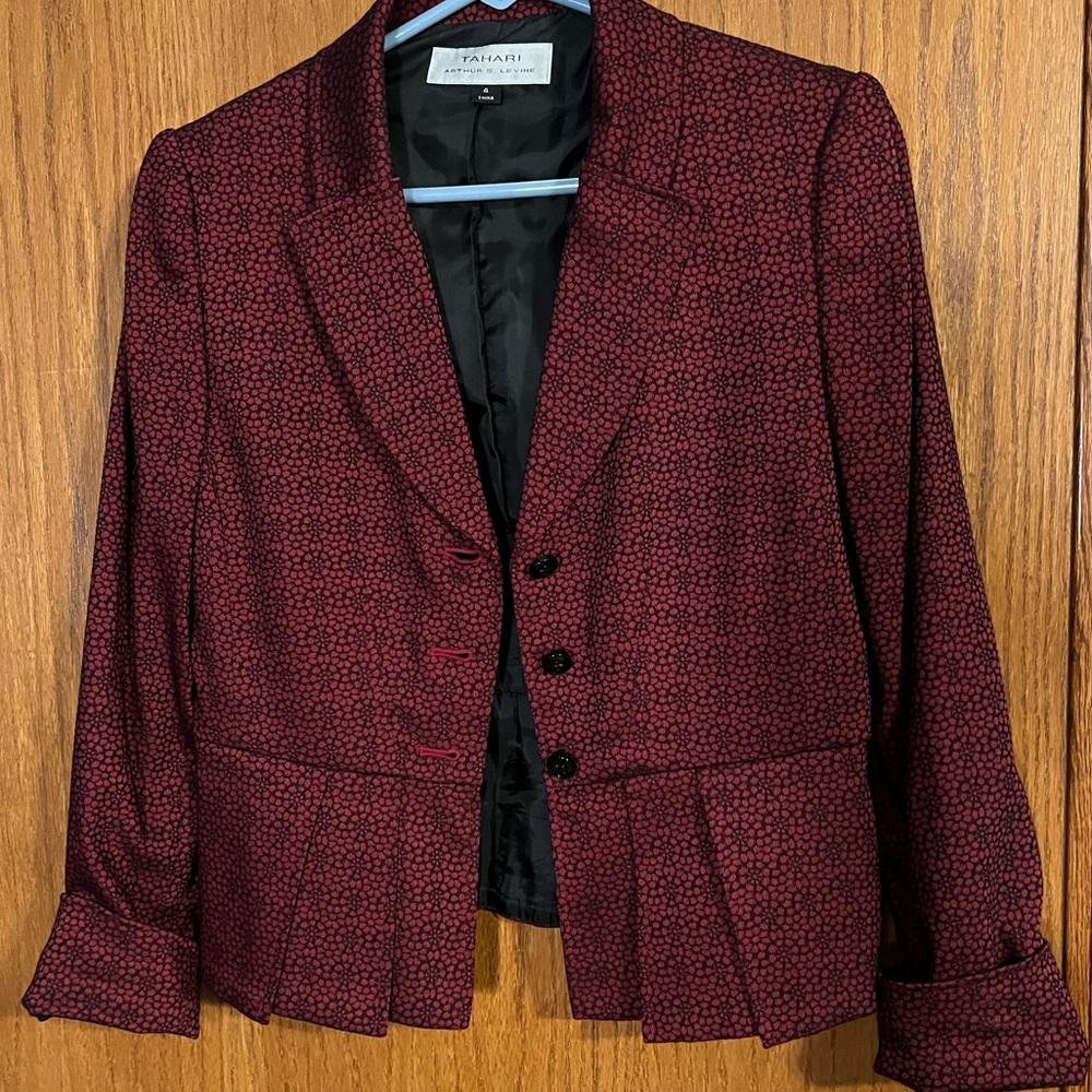 Tahari Adam s Levine Womens‎ suit jacket size 4 red and black pattern